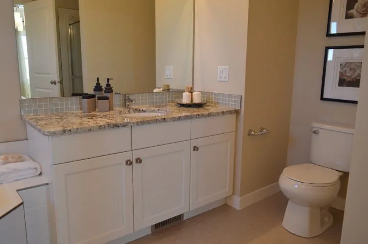 What Size Mirror for a Bathroom Vanity? (Including Charts/Tables)